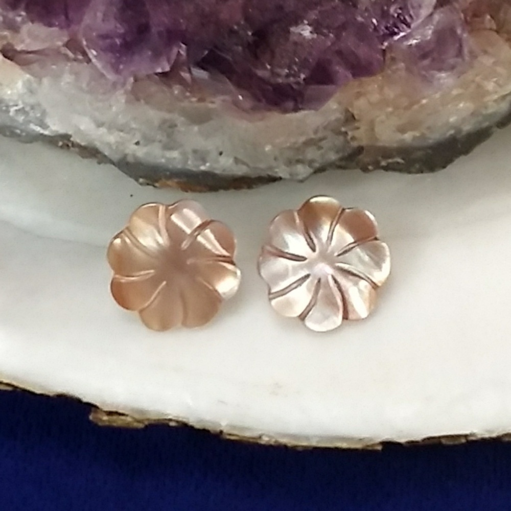 TN Hand Carved Pink Mother Pearl Earrings